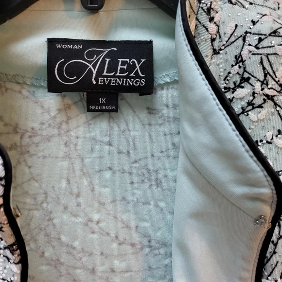 Blazer And Top, Elegant Set! - Picture 3 of 11